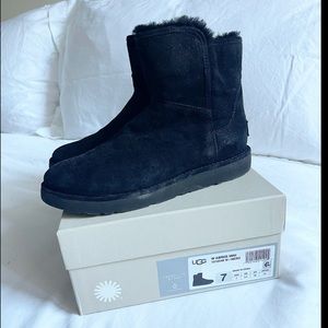 Authentic Ugg boots high top size 7 brand new!